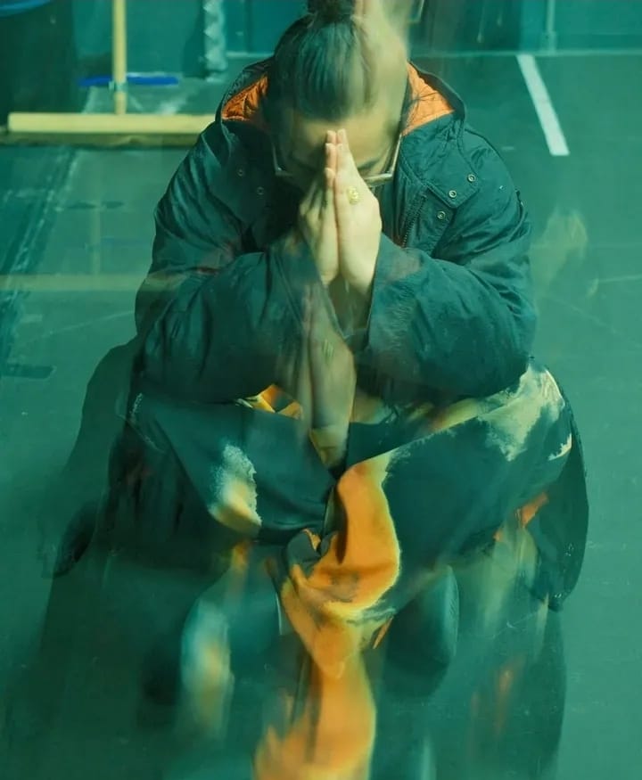 DUKEZ 073 Dragon prayer — streetwear editorial Den Bosch